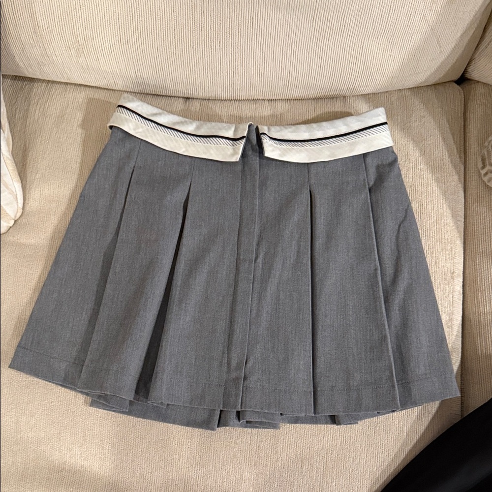 Chic Gray Women's Skater Skirt with Contrast Waistband